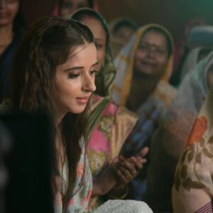 Suzanna Mukherjee Instagram - " Khara re "

Thank-you @sumit.saxena.35912 @maneeshbhattofficial and @raghavandarjun for giving me this moment ❤️

📸 @deepikapathakofficial

#Kaalkoot #kaalkootonjiocinema #suzannamukherjee #behindthescenes #kharare
