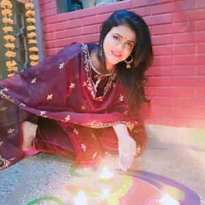 Sweta Singh Instagram - शुभ दीपावली 🪔 
सुलग सुलग री जोत, दीप से दीप मिलें! 
#diwali