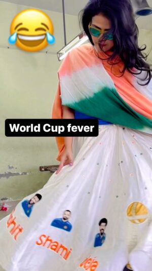 Sweta Singh Instagram - #cricketworld A Chaniya Choli experiment for the World Cup by local designer Sumit and Riaz 
Thought of trying it myself 😄😄