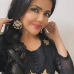 Sweta Singh Instagram - अपने जैसी कोई तस्वीर बनानी थी मुझे मिरे अंदर से सभी रंग तुम्हारे निकले (सालिम सलीम) New Delhi, India