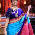 Swetha Changappa Instagram - ಸರ್ವರಿಗೂ ಗೌರಿ ಗಣೇಶ ಹಬ್ಬದ ಹಾರ್ದಿಕ ಶುಭಾಶಯಗಳು💐💐💐 ಎಲ್ಲರಿಗೂ ಸುಖ ಶಾಂತಿ ನೆಮ್ಮದಿ ಕೊಟ್ಟು ವಿಘ್ನ ವಿನಾಯಕ ಕಾಪಾಡಲಿ🙏🏻🙏🏻🙏🏻 Make up :-@keerthiram28 Outfit:- @thenalme Blouse:- @maayarangdesignstudio Jewellery:- @velvetboxby Hairstyle:- @hairstyle_by_shashi Assistant: @vinoda__890