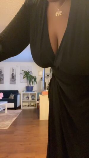 Tacarra Williams Instagram - DOPE NIGHT!! @tyrese  threw an amazing soirée… 😂😂😂😂😂 👆🏽I AM THEE ATTENTION!!!! #fancy #black #sensational #tacarrawilliams  #tacarrawilliamscomedy👗@fashionnova 👠 @aldo_shoes