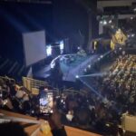 Tacarra Williams Instagram - THIS VIEW LAST NIGHT HUMBLED ME.. performing in front of almost 9,000 people at a sold out show!!! @kattwilliams #darkmatterstour #HUMBLED #grateful ( @sirlancewoods with the head shake for the win)