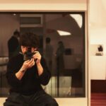 Takashi Sakurai Instagram - Epoi @epoi_official とっても素敵な新作とお土産で頂いたTロゴのハンドミラーとビゾフレックスに萌える様子 #epoi #エポイ