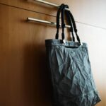 Takashi Sakurai Instagram - MANIUNO @maniuno_official のトート 16インチのPCも入るのでかなり重宝しております ハンドルが付け替えられて、色々な印象で持てるのはかなり魅力 大容量で軽く、とても丈夫なので荷物の増える出張の時にも大活躍しております！ #MANIUNO #マニウノ