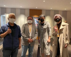 Takashi Tsukamoto Instagram - 行ってきました‼️
TELLME初号試写‼️
感想はめちゃくちゃ長くなりそうなので、公開の頃にまた🤟
写真は上映後の監督と裕士さんとKIYOSHI役の笠原君と‼️
#TELLME
#hide
#INA  さん
#松本秀人　さん
#松本裕士　さん
#塚本連平　監督
#笠原織人　さん