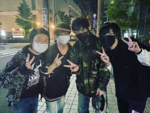 Takashi Tsukamoto Instagram - 俺らも映画版スプレビメンバー集合😬👍
もう何十回と涙を堪えながら最後まで目に焼き付けました🙏
最&高でした‼️
hideちゃん最高にカッコ良かったよ😍ありがと👍また春に会いましょう
#hide
#hidewithspreadbeaver 
#ina ちゃんも最高にカッコ良かった
#5月2日
#神奈川県民ホール