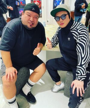Takashi Tsukamoto Instagram - 久々🙋‍♂️愛すべき…心友
#boo ちゃん
#ACIDMAN
#sai
#写真展
