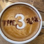 Takashi Tsukamoto Instagram - 今日取材で使わせていただいたcafeの店員さんが書いてくれました👍ありがとうございました #THE3名様 #aneacafe #白金店 #takashitsukamoto