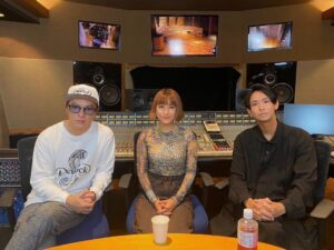 Takashi Tsukamoto Instagram - 【塚本高史×池内ヨシカツ】
音楽スタジオの裏側トーク！
#IMALU さん
#池内ヨシカツ 
#塚本高史
#満心創痍
@imalu_0919
@man_sings_soul_it 
@yoshikatsu_ikeuchi