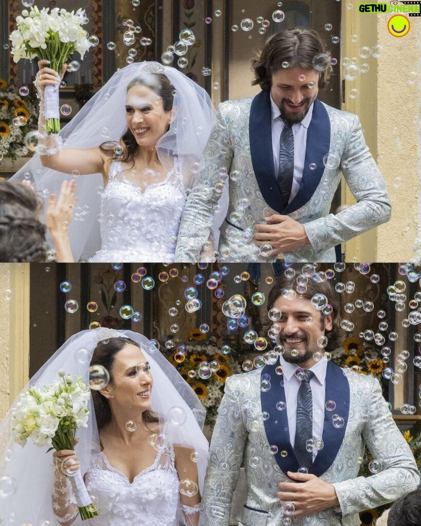 Tatá Werneck Instagram - #TERRAEPAIXÃO 📺 Lá vem a noiva! 💐 Anely vai mesmo se casar com Natercinho. Tudo por interesse, claro, já que o cara tem muita grana. Decidida, a irmã de Lucinda vai surpreender seus convidados com um vestido todo iluminado e será conduzida até o altar pelo sobrinho Cristian. 🥰 Será que Luigi irá aceitar perder sua amada tão facilmente? [📸: Globo/Fábio Rocha]