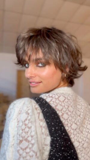 Taylor Hill Instagram - The old Taylor is 💀 & the new Taylor is on Tik Tok 💇🏻‍♀️