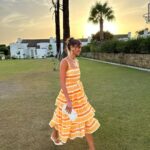 Taylor Hill Instagram - Till next time 👋 💛☀️