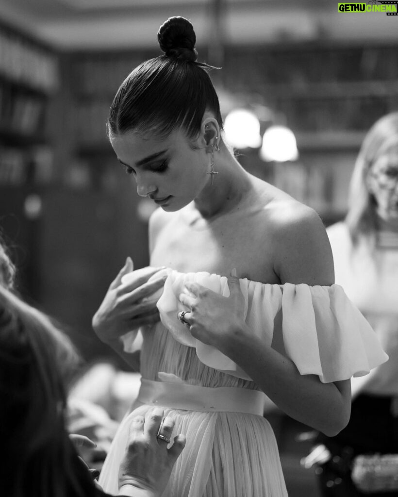 Taylor Hill Instagram - @taylor_hill and her now husband Daniel Fryer got engaged in June of 2021 when Daniel proposed with a three-stone emerald cut diamond engagement ring while the couple was on vacation in Italy. After the engagement—but before the bride made the trip home to Winter Park, Colorado get married—Vogue caught up with Taylor for her final wedding dress fitting in Manhattan with @etro creative director @marcodevincenzo. “This is [actually] the first wedding dress that Etro has ever made!” Taylor shares. The model has been working with #Etro for nearly a decade, so when she began thinking about who she wanted to make her wedding dress, it just made sense. “When they sent me the sketches of it, I was like, ‘It’s like you’re in my head,’” she remembers. “My favorite part of the dress is probably the top and the sleeve. It gives it the element of romance that I was looking for.” Tap the link in our bio to go behind the scenes of her final wedding dress fitting at #Etro. Photos: @lucabroilo
