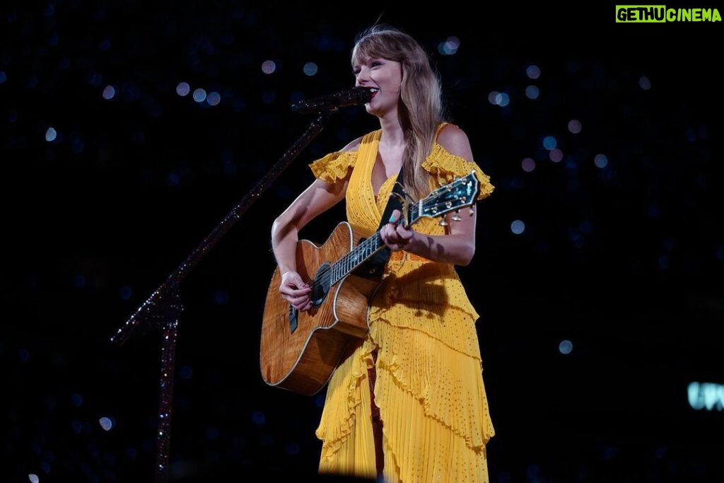 Taylor Swift Instagram - Pittsburgh thank you for making me feel sooooo at home in my home state. I mean… You broke the all time attendance record and we got to be the first tour to play your stadium twice. Thank you so much for everything this weekend. You were a mesmerizing crowd, like beyond 🥰😍 We’re coming for you next weekend Minneapolis! PS Happy Father’s Day to all the dads but especially mine who is one of my best friends, helped meticulously glue every teeny tiny crystal onto my guitar and still never misses a show 💕