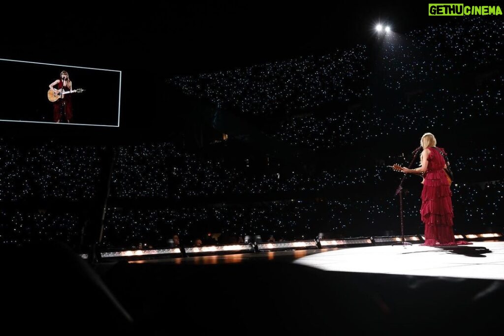 Taylor Swift Instagram - Chicago that was sooooo epic. Playing 3 nights at Soldier Field and getting to sing ‘You All Over Me’ with @marenmorris who I adore. You guys were so much fun to play for, I love you 🥰 See you 🔜 Detroit! 📷: @iammoustache / @gettyimages