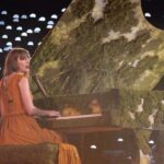 Taylor Swift Instagram - WOW Atlanta just… wow. The band, dancers, and I can’t stop talking about how insanely magical it was playing for you guys the past 3 nights. You were always bouncing, dancing, screaming every lyric. And you created so many breathtaking moments for us, you know what I mean. Looove yooouuu. Hey Nashville you’re NEXT 💜 📷: @photorushin / @gettyimages