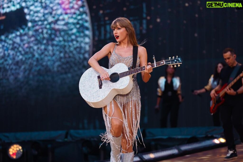 Taylor Swift Instagram - Pittsburgh thank you for making me feel sooooo at home in my home state. I mean… You broke the all time attendance record and we got to be the first tour to play your stadium twice. Thank you so much for everything this weekend. You were a mesmerizing crowd, like beyond 🥰😍 We’re coming for you next weekend Minneapolis! PS Happy Father’s Day to all the dads but especially mine who is one of my best friends, helped meticulously glue every teeny tiny crystal onto my guitar and still never misses a show 💕