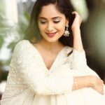 Tejaswini Gowda Instagram - 🤍 Styling: @harinireddym Outfit: @nsdesignerstudios Earrings: @jewelplanethyd PC: @yadala.ashok