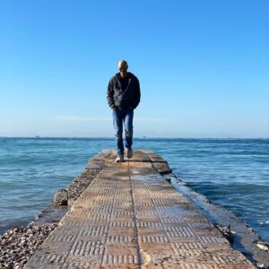 Thanasis Alevras Instagram - Δεν είναι κάποιες μέρες που νιώθεις οτι μπόρεις να κάνεις τα πάντα;;

Αυτή η λιακάδα στο μυαλό!