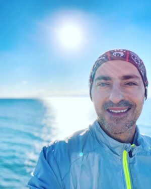 Thanasis Alevras Instagram - Με τα καλά της και τα κακά της η χρονιά τελειώνει,  αλλά επειδή κανένα τέλος δεν έρχεται με άδεια χέρια ας μετρήσουμε τα δώρα της κι ας πούμε κι ένα ευχαριστώ για ό, τι αντέξαμε κι ό, τι καταφέραμε!!!
Και να ξέρεις, το ευχαριστώ πολλαπλασιαζει!!!!!!!!
Καλή Κυριακή σε όλους✌️