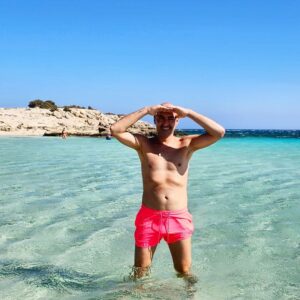 Thanasis Alevras Instagram - Summertime 
And the livin’ is easy…..

 ✨

Εύχομαι να είστε όπου αγαπάτε.
Εκεί πάντα είναι πιο εύκολη η Ζωή.

#august 
🍉