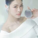 Thasorn Klinnium Instagram - Sulwhasoo ออกคุชชั่นใหม่ล่าสุด New Perfecting Cushion Airy SPF 50+/PA+++✨ ปรับสูตรใหม่! มอบการปกปิดแนบสนิทไปกับผิว ใช้แล้วผิวดู Glow เปล่งประกาย กระจ่างใสอย่างเป็นธรรมชาติ เนื้อบางเบาสบายผิว เกลี่ยง่าย ชุ่มชื้น ไม่ตกร่อง ไม่เป็นขุย มาพร้อมดีไซน์ใหม่ ที่ได้รับแรงบันดาลใจมาจากเปลือกหอยมุก Mother-of-pearl สั่งซื้อได้แล้ววันนี้ที่เคาน์เตอร์โซลวาซูทุกสาขา หรือช่องทางออนไลน์ #PerfectingCushion #SulwhasooThailand #설화수 #Sulwhasoo