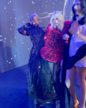 Tia Kofi Instagram - Beyoncé’s Renaissance UK Premiere 🐝👑
.
.
.
Wearing @mrmakonam 
#beyonce #renaissance #renaissancepremiere #dragraceuk #dragrace
