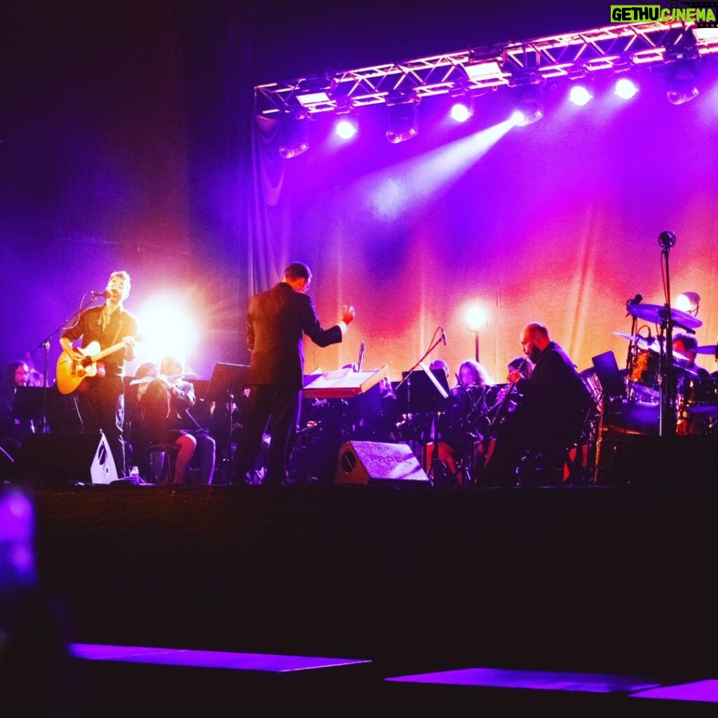 Tiago Bettencourt Instagram - Ontem na Lourinhã com a Banda Filarmónica @amalourinhanense 🔥 📷 @hyggedoeste