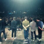 Tiago Bettencourt Instagram - Já vamos a caminho de Mesão Frio, onde tocamos hoje. Estas duas imagens são do bonito concerto no @cooljazzfestival que aconteceu na passada quinta feira. Obrigado a todos os que apareceram, foi um belo serão 🤍 📷 1 @rudi_dias 📷 2 @sarahawkkk