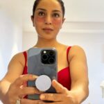 Tisca Chopra Instagram - 2023 was quite a year, so rushed as to be almost a blur .. In all the hectic-ness my skin care and workouts went out the window. All that is going to change in 2024.. I plan to make time each month to take in a few skincare treatments and try new products to help my skin glow up (will share deets on where and what as I go along. Just keep checking my stories) So first off, I am a huge fan and of juicing .. will share my favs in the coming days. Detox massages and steam are also right up there for putting body and soul together .. Tell me if you’d like to know about anything in particular on skincare in the comments .. 📸 @theevashishtlifeee #everydayslay Taj Theog Resort & Spa, Shimla