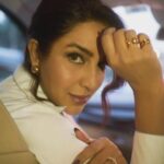 Tisca Chopra Instagram - Welcome to Paradise has the characteristic keen observation, satiric wit and delicious darkness that one has come to expect from @twinklerkhanna .. but this book is far more more adventurous and certainly more subversive .. a must read! I was honoured to attend a packed @tweakindia book club session last evening .. where the loveliest Twinkle and I chatted about her writing process .. (more on that later) Some images are from the mad traffic we found on the way to @crosswordbookstores .. #everydayslay #tweakindiabookclub #welcometoparadise Crossword