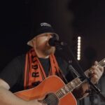 Tom Walker Instagram - A little performance I did back in Cardiff, send this one to your better half