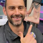 Tommy Little Instagram - Footy legend Brodie Grundy tattoos an unsuspecting Tommy Little! …. 🏉 @brodiegrundy 🖊️ @umbratattoo 👨‍🎨 @bensmithtattoo