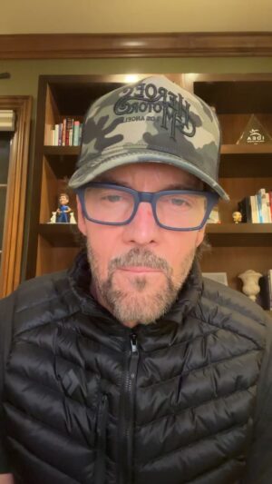 Tony Horton Instagram - Check me out on the @tonyhortonfitness page for tonight‘s Tony talk.

Going to go through my entire supplement list so you know what I take and why I take it.

Tonight‘s main topic is… Who do you want to be? 10 questions that will steer you in the right direction. See you there! 👆🏼