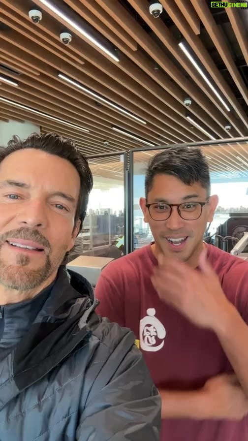 Tony Horton Instagram - Hanging with Cliff at LAX. A P90X super fan. Love meeting people who have decided to change their lives through health and fitness. Cliff and his family, rock, stars, all around!