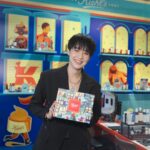 Tor Supakorn Wuttinansurasit Instagram - กลับมาอีกครั้ง! อีเวนต์ยิ่งใหญ่แห่งปีกับการรวม 6 บิวตี้แบรนด์ระดับโลก ได้แก่ YSL Beauty, Giorgio Armani, Lancôme, Kiehl’s, Biotherm และ shu uemura จำลองโรงแรมหรูสุดเอ็กซ์คลูซีฟ ‘Hotel De Luxe’ เช็กอิน-ช้อป-ชิลล์ ✨ ลด 15% วันที่ 18 พ.ย. 2566 - 19 พ.ย. 2566 และ 25 พ.ย. 2566 - 26 พ.ย. 2566 ✨ ลงทะเบียนร่วมงาน Hotel De Luxe รับของสมนาคุณมูลค่ารวม 2,790 บาท จาก 6 แบรนด์ชั้นนำ* http://luxeth.com/hotel-de-luxe ✨First ever 3D Interactive OOH at Parc Paragon: ปรากฎการณ์ครั้งแรกในเมืองไทย ให้คุณร่วมเล่นกิจกรรมบนจอ LED ยักษ์ ณ ลาน Parc Paragon ด้วยการส่ง Emoji ขึ้นจอแบบ Real-Time สร้างโมเมนต์ความประทับใจ ให้แคปเจอร์เป็นที่ระลึก เล่นได้ทุกวันช่วง 18.30 น. ✨ รับฟรี! CRUFF “Flavors of Europe” จำนวน 1 เซ็ต** เมื่อช้อปสินค้าภายในงานตามเงื่อนไข และนำใบเสร็จมาแลกรับในวันเดียวกัน ✨ พิเศษสำหรับที่งาน! คอลเลคชั่นของขวัญสุดพิเศษพร้อมบริการห่อของขวัญหน้างาน ตามเงื่อนไขของแบรนด์ 📅 17 พ.ย. 66 – 26 พ.ย. 66 📌 PARC PARAGON แล้วเจอกันที่งาน! *เงื่อนไขตามที่บริษัทกำหนดและของขวัญมีจำนวนจำกัด ** 1ท่าน/1สิทธิ์/วัน #HotelDeLuxe