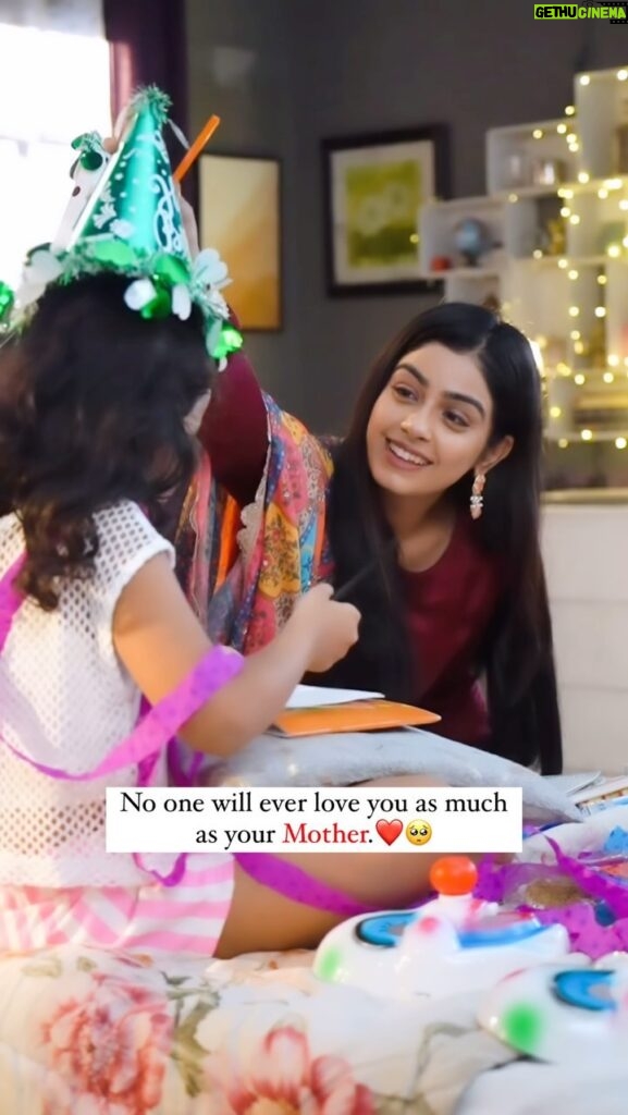 Twinkle Arora Instagram - No one will ever love you as much as your mother.🥺❤️ @thetwinklearora 😇 #nehalia #trending #love #explore #status #bollywood #darshanravaldz #reelkarofeelkaro #mother #maa #beta #motherdaughter #mom #story #daughter #trendingsongs #reelinstagram Delhi, India