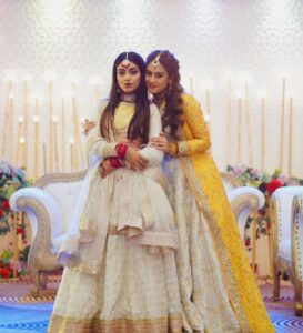 Twinkle Arora Instagram - Posers —> swipe . Pic credits @akashdeep_16_50 . . . . . . . . . #udaariyaan #colors #nehmat #harleen #twinkle #candids #nehkleen