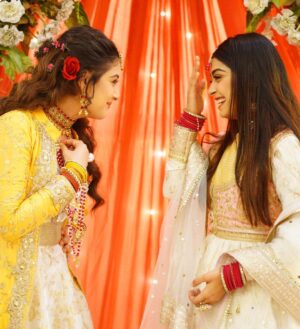 Twinkle Arora Instagram - Posers —> swipe 
.  Pic credits @akashdeep_16_50 
.
.
.
.
.
.
.
.
.
#udaariyaan #colors #nehmat #harleen #twinkle #candids #nehkleen