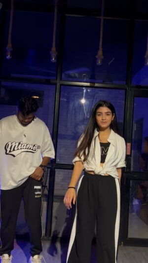 Twinkle Arora Instagram - Little late for  the trend
