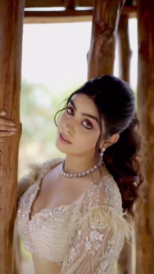 Twinkle Arora Instagram - Outfit: @kalighataindia 
Makeup: @makeupbyparneetgrewal 
Hair: @komalhairstylest 
Photography: @ronniephotography28 
Jewellery: @miranabymegha X @unigem.in 
Jewellery coordinated by: @yourstylistforever 

.
.
.

.
#twinkle #photoshoot