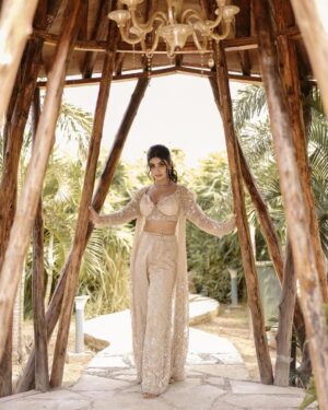 Twinkle Arora Instagram - Outfit: @kalighataindia 
Makeup: @makeupbyparneetgrewal 
Hair: @komalhairstylest 
Photography: @ronniephotography28 
Jewellery: @miranabymegha X @unigem.in 
Jewellery coordinated by: @yourstylistforever 
.
.
.
.

.
#twinkle