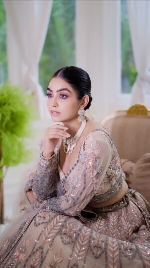 Twinkle Arora Instagram - ❤️❤️❤️

Outfit: @ka.kanishkaaggarwalofficial 
Makeup: @makeupbyparneetgrewal 
Hair: @komalhairstylest 
Jewellery: @vaamika_jewels 
Jewellery coordinated by: @yourstylistforever 
Photography: @ronniephotography28 
.
.
.
.
.
#elegance #twinkle #twinklians #pose #photoshoot

.
.
.
.
.
.
.
.
.
.
.
.
.
.
#twinkle #twinklians #photoshoot #nehmat