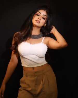 Twinkle Arora Instagram - Wait did u call me?😍

Pic credit @ajcreationz 
Makeup @makeupby_gursimran 
.
.
.

.
.#twinkle #photoshoot #twinklians