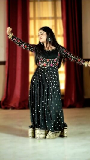 Twinkle Arora Instagram - Afreen afreen ♥️
. Video credits @mukul_photography_143 
.
.
.
.
.
#dance #twinkle #twinklians #dancereel #afreentrend