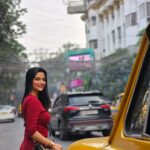 Ushasi Ray Instagram - Story of a winter evening ☕️📚🚶🏻‍♀️ Kolkata