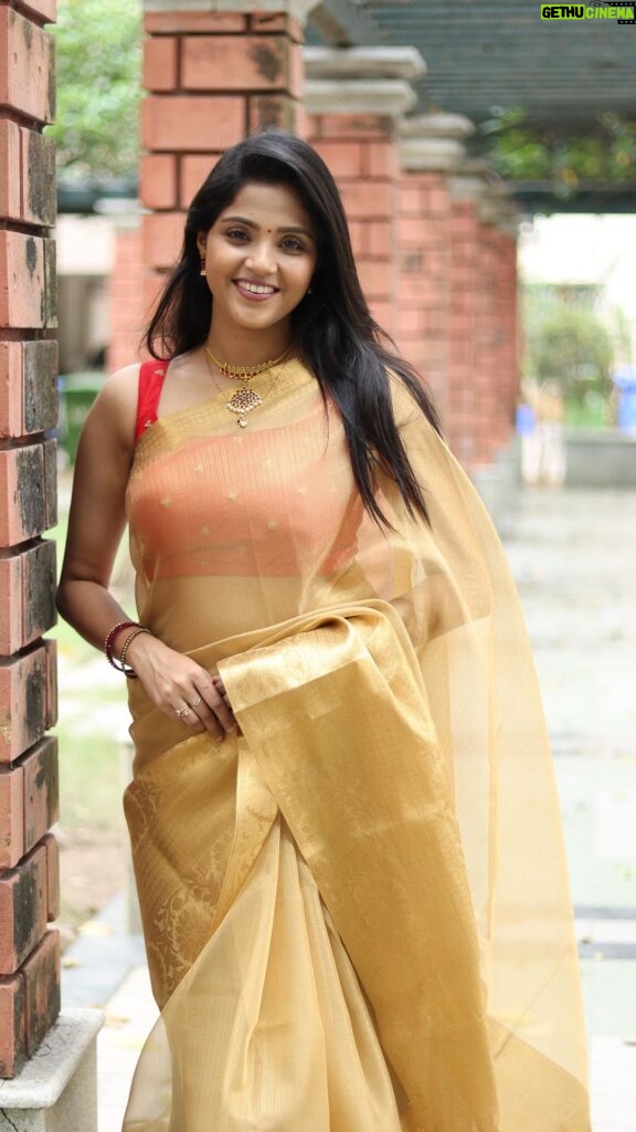 Vaishali Thaniga Instagram - Chammak Challo ❤️✨😍✨❤️ Last Reel of the year 2k23 ❤️ Saree @sejaru_the_designer_studio ❤️ Photography @_1click_studio ❤️ #instareels #reelsvideos #trending #trendingreels #trendingsongs #trendingaudio #trendingnow #reelitfeelit #reelit #saree #sareelove #transformation #transition #alert #traditional #love #instadaily #instalove #instamood