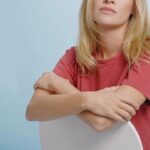 Valerie Huber Instagram - Allein in Österreich starben in den letzten Jahren durchschnittlich 3 Frauen pro Woche (!!) an HPV-bedingtem Krebs und niemand spricht darüber. Was das Ganze noch trauriger macht, ist, dass man sich ganz einfach schützen könnte. Ich zum Beispiel hatte das Glück, dass meine Eltern gut informiert waren und mich schon als Jugendliche gegen bestimmt HP-Viren impfen ließen. Deshalb möchte ich zusammen mit der Initiative „Gemeinsam gegen HPV. Gemeinsam gegen Krebs“ darauf aufmerksam machen, dass die HPV-Impfung zum Schutz vor bestimmten Krebsarten in Österreich für alle zwischen dem 9. und 21. Geburtstag jetzt kostenfrei ist! Ich finde das ist revolutionär. Informiert euch bei eurem Arzt oder eurer Ärztin – das ist der erste Schritt, um euch und eure Liebsten vor Krebs zu schützen. https://www.gemeinsam-gegen-hpv.at/ @gemeinsam.gegen.hpv #cancerawareness #fightcancer #HPV #HPVImpfung #Krebsvorsorge #Krebsprävention #HPVawareness #gemeinsamgegenKrebs #stayhealthy #achteaufdeinegesundheit #awareness #health #healthy #Gebärmutterhalskrebs #Gesundheit #Krebs #Cancer
