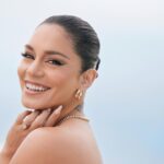 Vanessa Hudgens Instagram – An everyday look that’s anything but basic. @itstonyabrewer gave me this summer slay for IPSY’s August Icon Box shoot, using some of the products I curated just for you. You’ll get 8 products curated by me (you choose 3!) worth up to $350 for just $58. Head to @ipsy’s link in bio to be one of the last to get your Icon Box. @IPSY #IPSYPartner #IconBoxbyVanessaHudgens